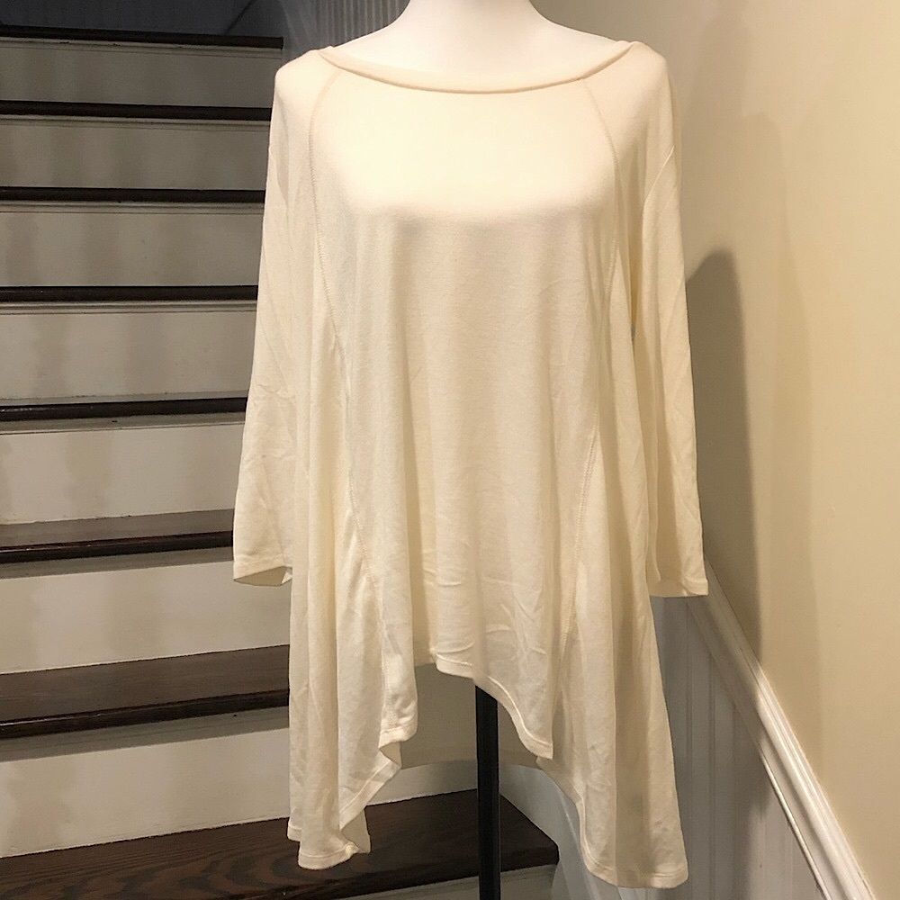 Women’s 3/4 Sleeve Flat Knit Sidetail Shark Bite Tunic